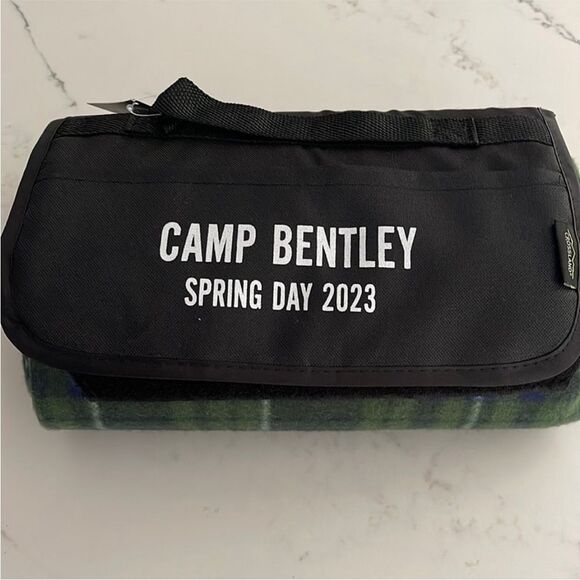 Camp Bentley Spring Day Mug, Blanket & Tote - Picture 4 of 9